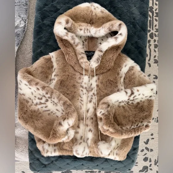 Parkhurst Outdoor Edition Beige and White Faux Fur Jacket - Picture 4 of 15